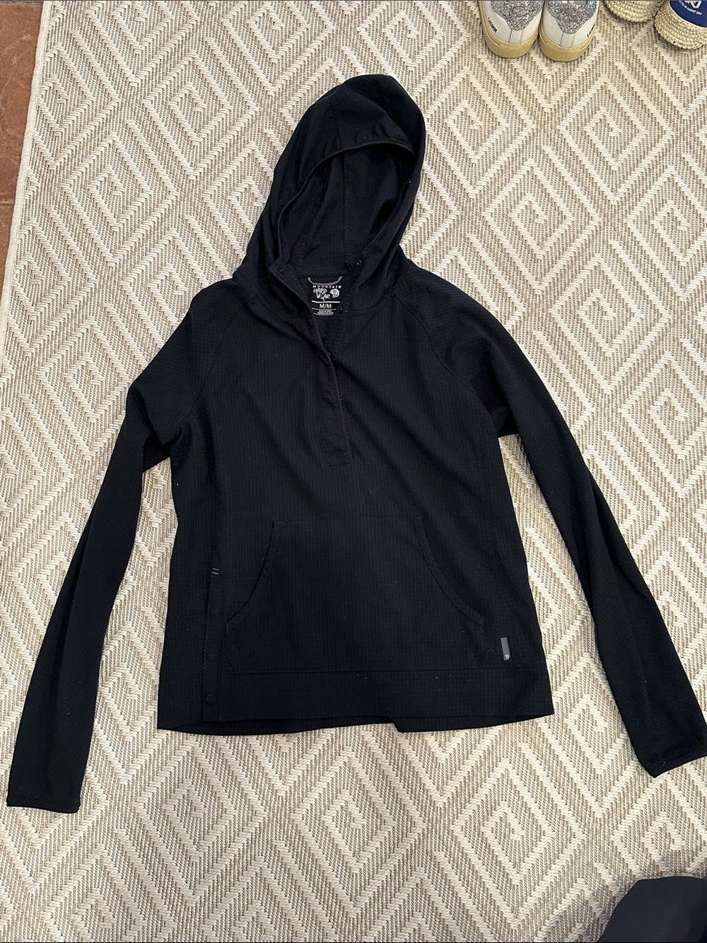 Mountain Hardwear pullover